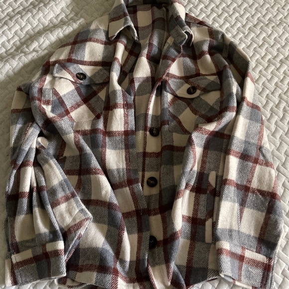 Shacket - Picture 1 of 3